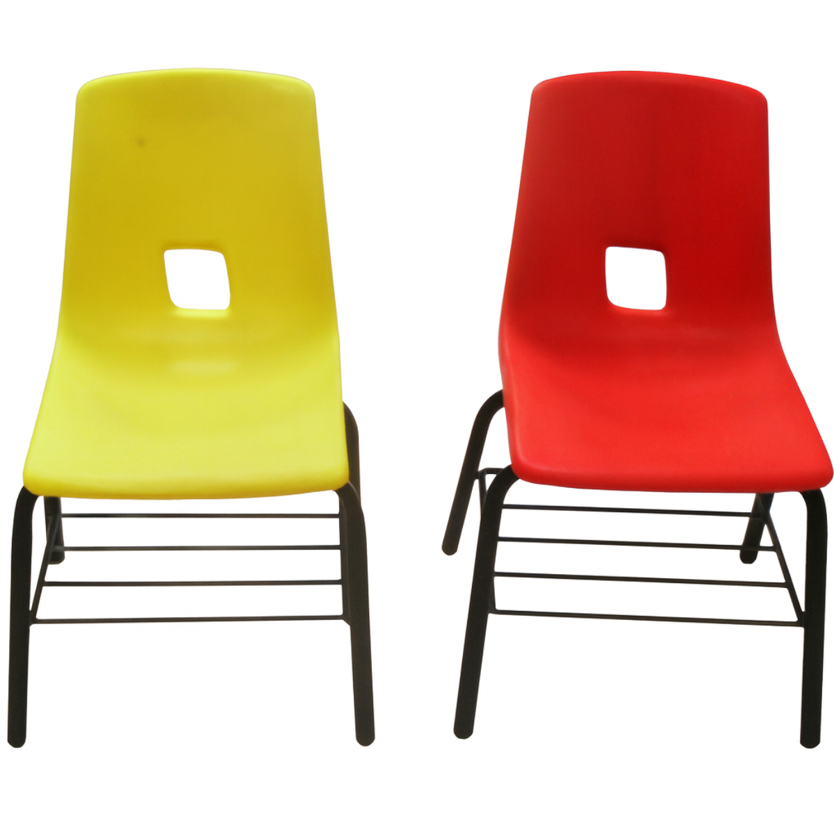 Silla en concha con parrilla porta utiles